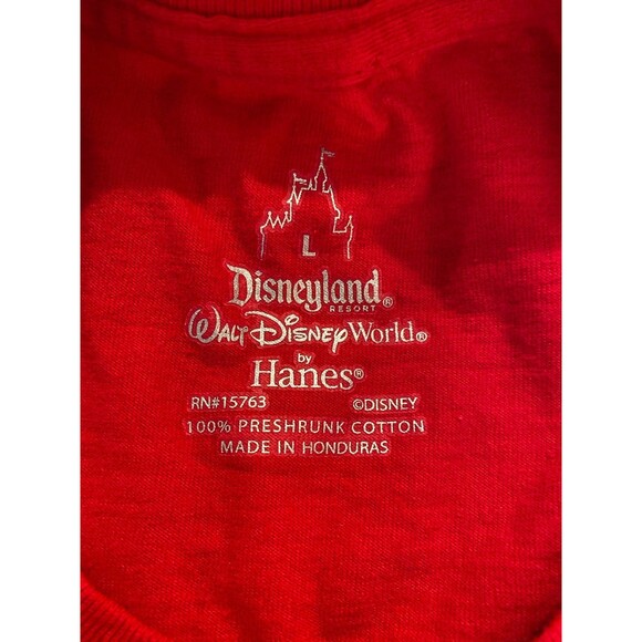 Disney Christmas 2015 Red T-Shirt Size Large Christmas Tree & Disney Character - Picture 5 of 7
